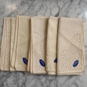VINTAGE Quaker Lace Dinner Napkins  Floral Lace Corners Beige 16" Square-5